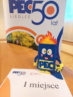 Praca konkursowa na maskotkę jubileuszową 50-lecia Przedsiębiorstwa Energetycznego w Siedlcach Sp. z o.o. - pierwsze miejsce