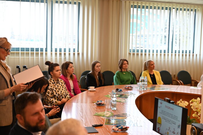 Uroczyste zakończenie projektu edukacyjno-ekologicznego „Lekcji ciepła w Siedlcach”, nauczyciele biorący udział w projekcie