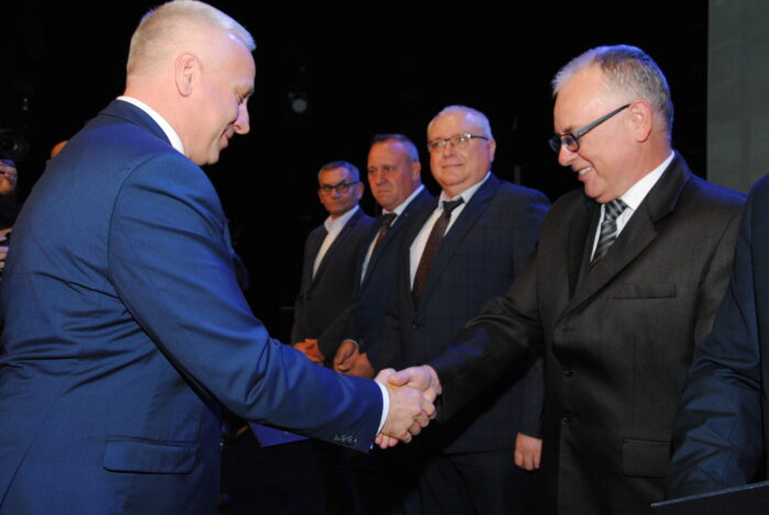 Ceremonia odznaczeń pracowników – wręczenie dyplomów uznania przez Prezydenta Miasta Siedlce Tomasza Hapunowicza