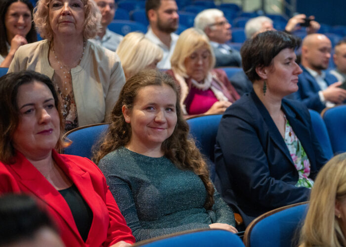 Pamiątkowe zdjęcie uczestników gali jubileuszowej