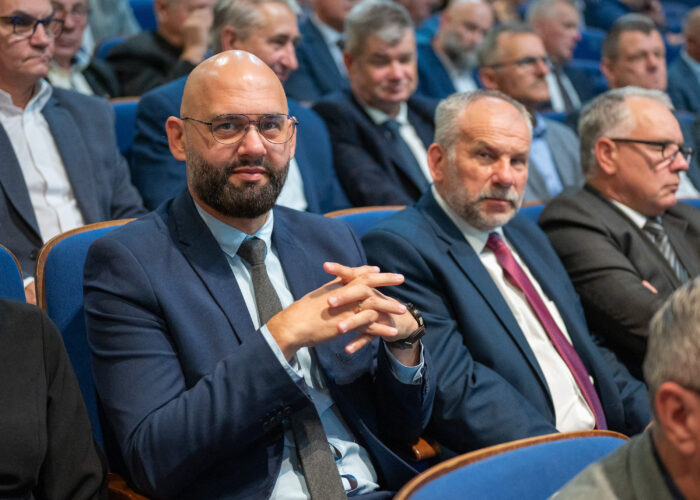 Pamiątkowe zdjęcie uczestników gali jubileuszowej