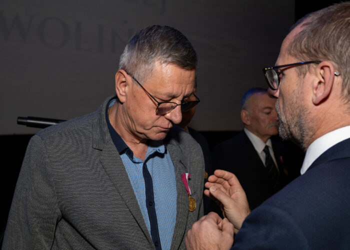 Ceremonia odznaczeń pracowników przez Wicewojewodę Mazowieckiego Roberta Sitnika