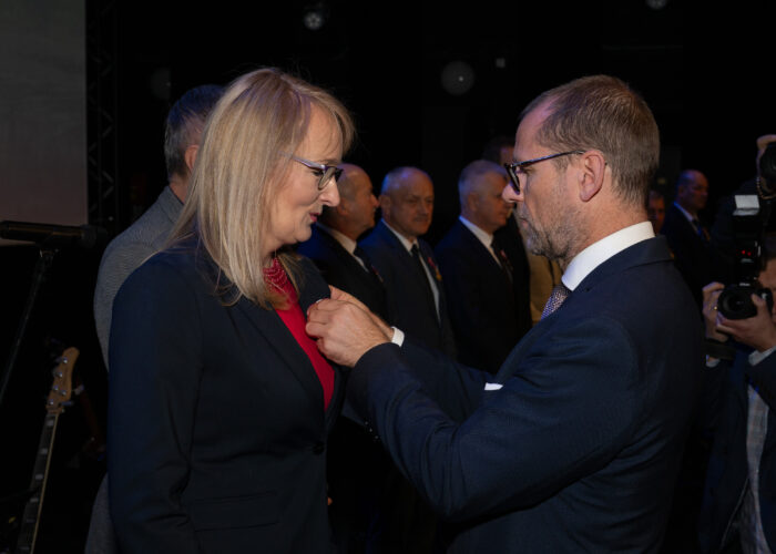 Ceremonia odznaczeń pracowników przez Wicewojewodę Mazowieckiego Roberta Sitnika