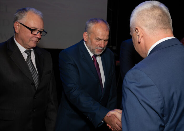 Ceremonia odznaczeń pracowników – wręczenie dyplomów uznania przez Prezydenta Miasta Siedlce Tomasza Hapunowicza