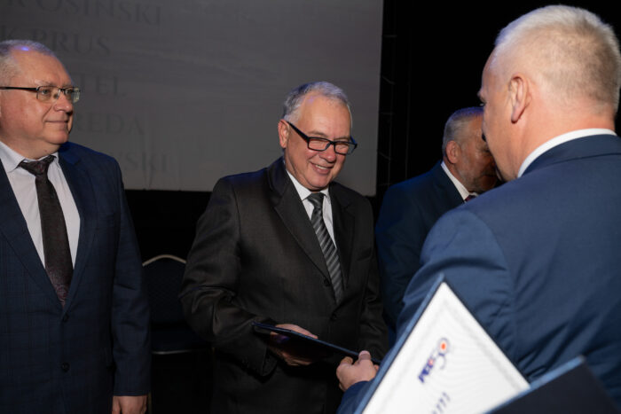 Ceremonia odznaczeń pracowników – wręczenie dyplomów uznania przez Prezydenta Miasta Siedlce Tomasza Hapunowicza