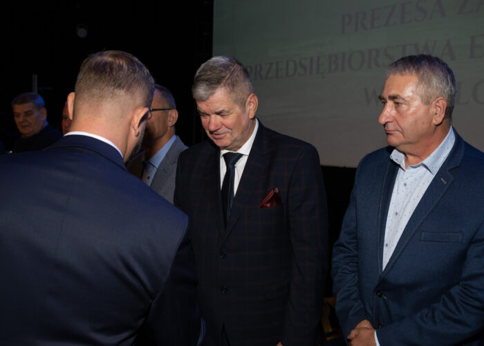 Ceremonia odznaczeń pracowników - wręczenie dyplomów uznania przez Prezesa Zarządu PEC Siedlce Wojciecha Pawlika