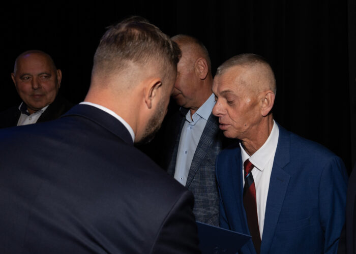 Ceremonia odznaczeń pracowników - wręczenie dyplomów uznania przez Prezesa Zarządu PEC Siedlce Wojciecha Pawlika