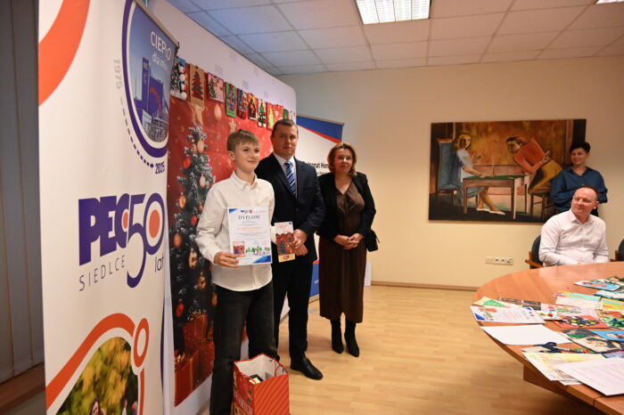 laureat konkursu plastycznego Ciepło Świąt , Członek Zarządu oraz Naczelnik Wydziału Edukacji UM