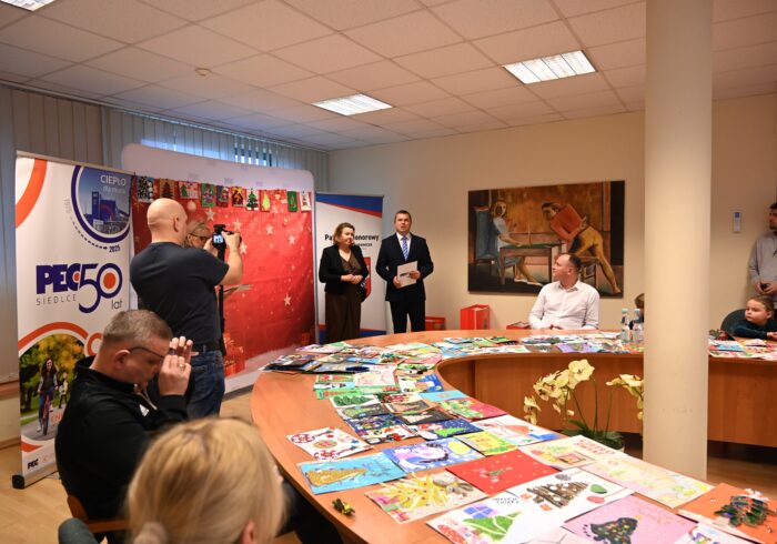 uroczystość wręczenia nagród laureatom konkursu plastycznego Ciepło Świąt