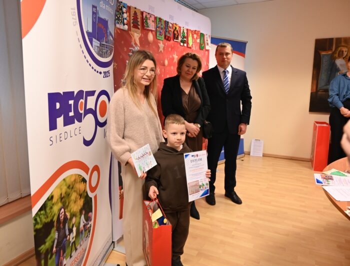 laureat konkursu plastycznego Ciepło Świąt z opiekunem, Członek Zarządu oraz Naczelnik Edukacji Miasta Siedlce