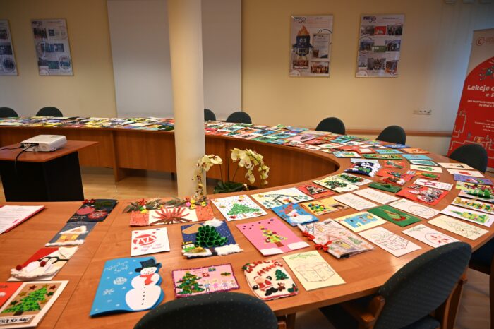 Prace konkursowe dostarczone do Przedsiębiorstwa Energetycznego w Siedlcach Spółka z o.o. w ramach konkursu „Ciepło Świąt – Bożonarodzeniowa kartka”.