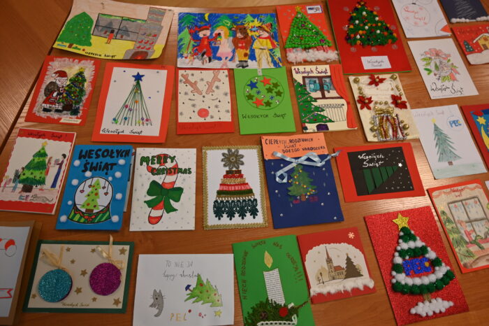 Prace konkursowe dostarczone do Przedsiębiorstwa Energetycznego w Siedlcach Spółka z o.o. w ramach konkursu „Ciepło Świąt – Bożonarodzeniowa kartka”.