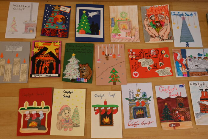 Prace konkursowe dostarczone do Przedsiębiorstwa Energetycznego w Siedlcach Spółka z o.o. w ramach konkursu „Ciepło Świąt – Bożonarodzeniowa kartka”.