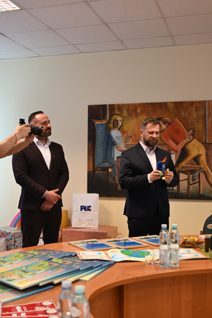 Naczelnik Gabinetu Prezydenta Miasta Siedlce Piotr Woźniak oraz Prezes Zarządu PEC Siedlce Wojciech Pawlik