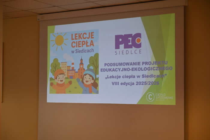 plansza informacyjna dotyczaca projektu: LEKCJE CIEPŁA W SIEDLCACH - Podsumowanie projektu edukacyjno-ekologicznego "Lekcje Ciepła w Siedlcach" VIII edycja 2025/2026