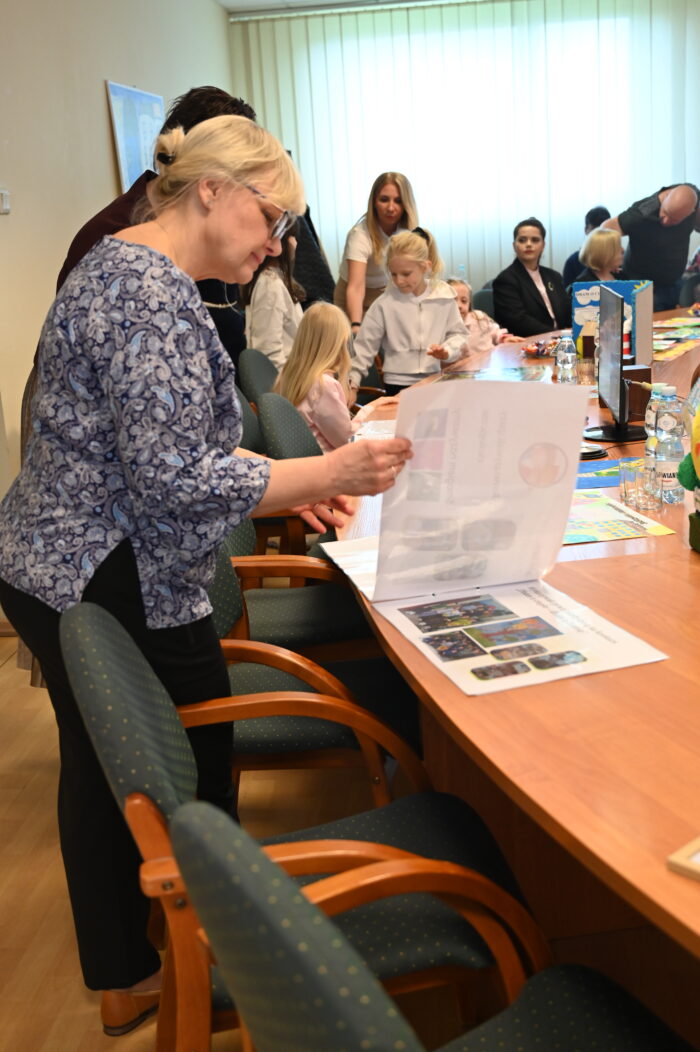 uczestnicy VIII edycji programu Lekcje ciepła w Siedlcach podczas ceremonii wręczenia nagród