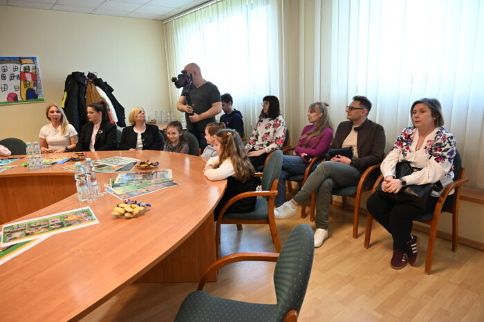 zaproszeni goście - laureaci VIII edycji projektu Lekcje Ciepła w Siedlcach. Podczas ceremonii wręczenia nagród