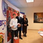 laureat konkursu plastycznego Ciepło Świąt , Członek Zarządu oraz Naczelnik Wydziału Edukacji UM