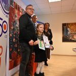 laureatka konkursu plastycznego Ciepło Świąt , Członek Zarządu oraz Naczelnik Wydziału Edukacji UM