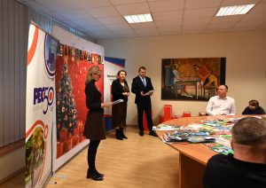 uroczystość wręczenia nagród laureatom konkursu plastycznego Ciepło Świąt